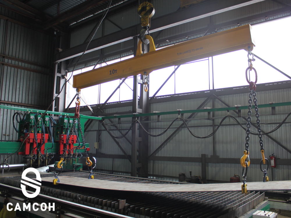 Траверса 40 тонн. Траверса спредер. Траверса с магнитными захватами для листа. Траверсы распорки г/п 20 тн. Траверса для листового.